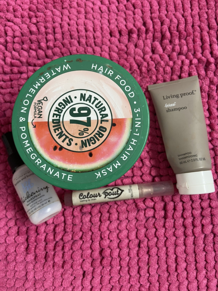 Feel the temptation to indulge in beauty treats? Is your collection overflowing with treasures? Come unite with fellow beauty enthusiasts in this lovely group!