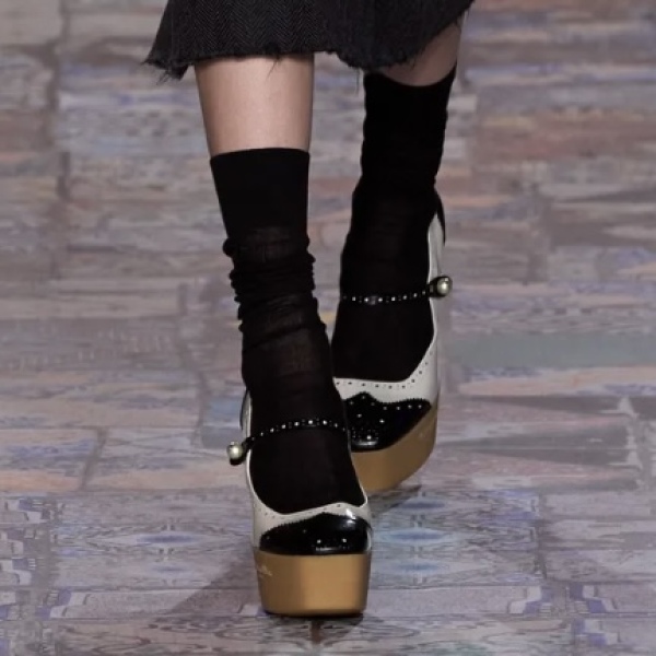Are skirts and tights now old fashioned?