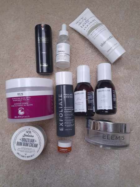 Feel the temptation to indulge in beauty treats? Is your collection overflowing with treasures? Come unite with fellow beauty enthusiasts in this lovely group!