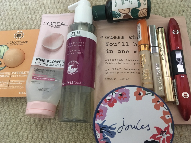 Feel the temptation to indulge in beauty treats? Is your collection overflowing with treasures? Come unite with fellow beauty enthusiasts in this lovely group!