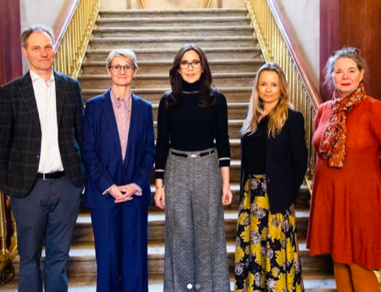 Royal Style: with hope, our threads continue