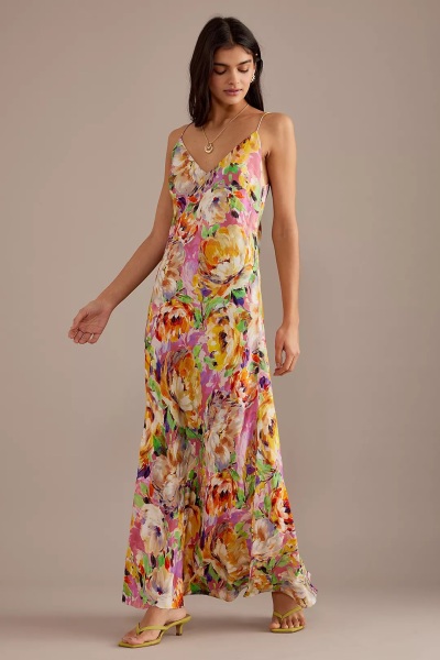 What would you wear to a large/formal wedding in Italy in July?