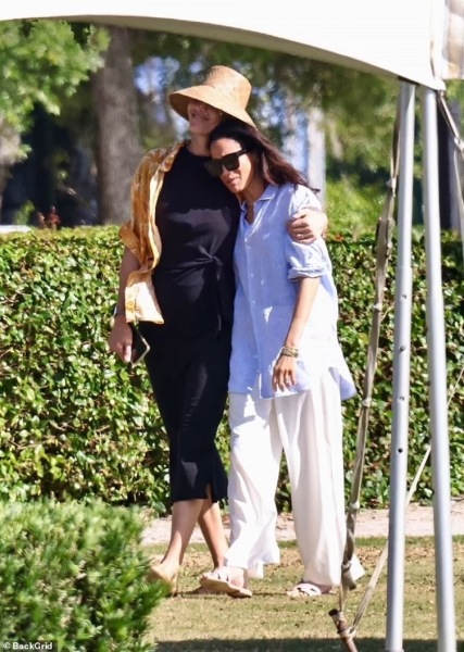 Meghan, Duchess of Sussex, spotted out and about, part 4