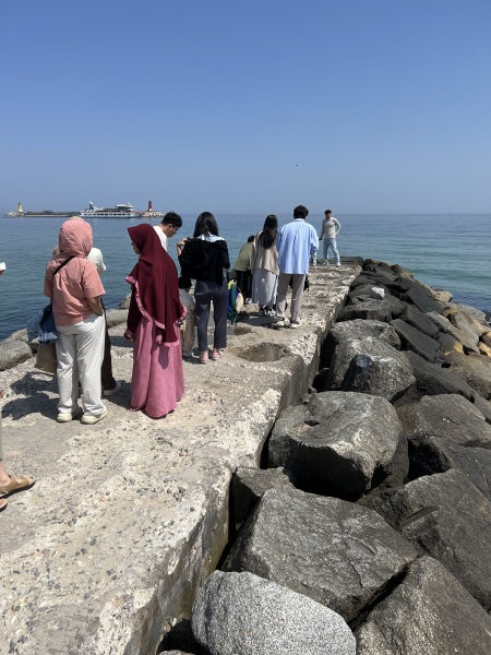 MsLatté’s Daebak Cybercafé (Kdrama addicts #46): *Still* no sign of Lee Min-Ho, leaving us with plenty of time to debate whether Queen of Tears can be genre-defined and what’s going on with Kim Soo-Hyun’s neck