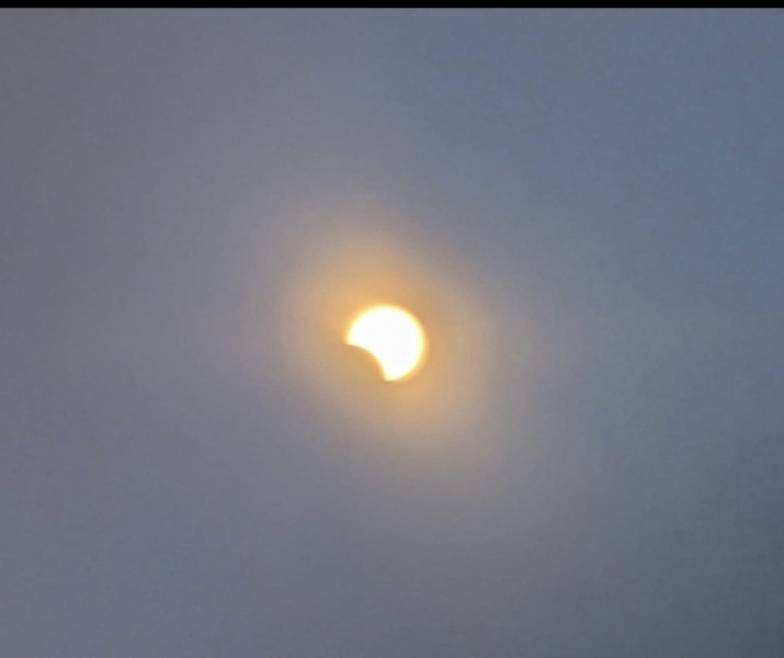 To ask Mumsnetters across the pond what they make of the SM hype around the solar eclipse,