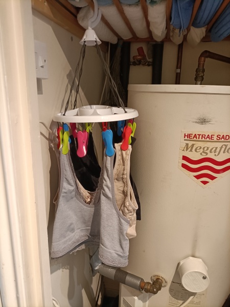 How do you hang your washing on the line?