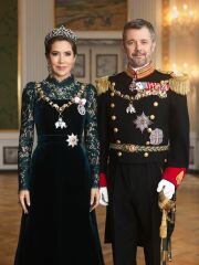 Royal Style: with hope, our threads continue