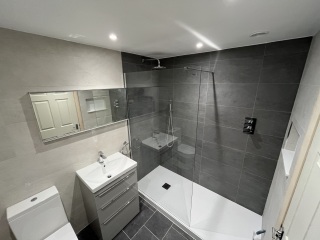 Anyone help me with a bathroom layout?