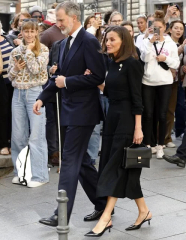 Royal Style: with hope, our threads continue