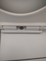 Replacing toilet seat