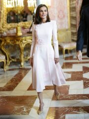 Royal Style: with hope, our threads continue