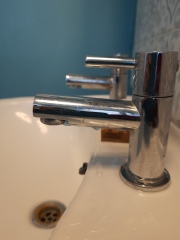 How to fix this dripping tap?