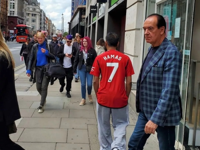 "Brilliant moment pro-Israel protesters get their own back on pro-Palestine mob"