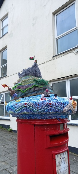 Come and tell me your dull and unexciting news 29: Calmly through the day