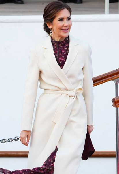 Royal Style - C.Rexing towards summer with hopes for happy days ahead