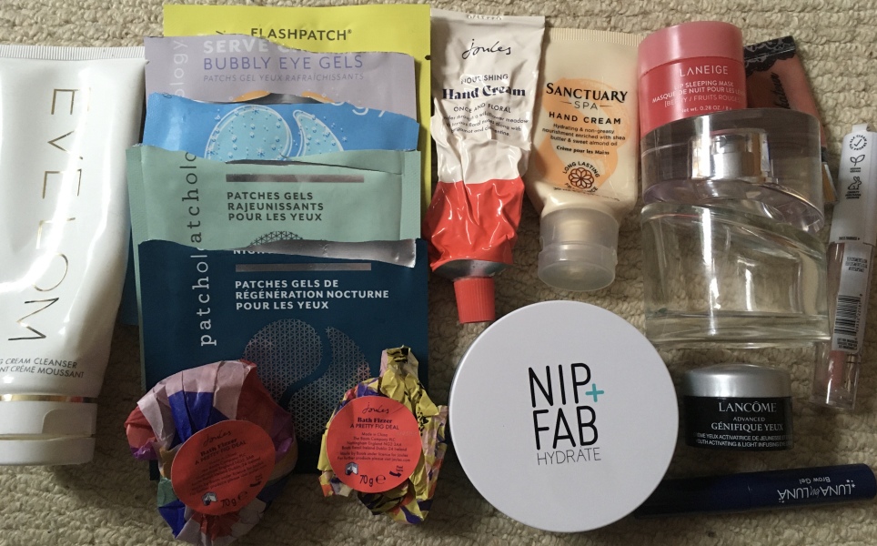 Feel the temptation to indulge in beauty treats? Is your collection overflowing with treasures? Come unite with fellow beauty enthusiasts in this lovely group!