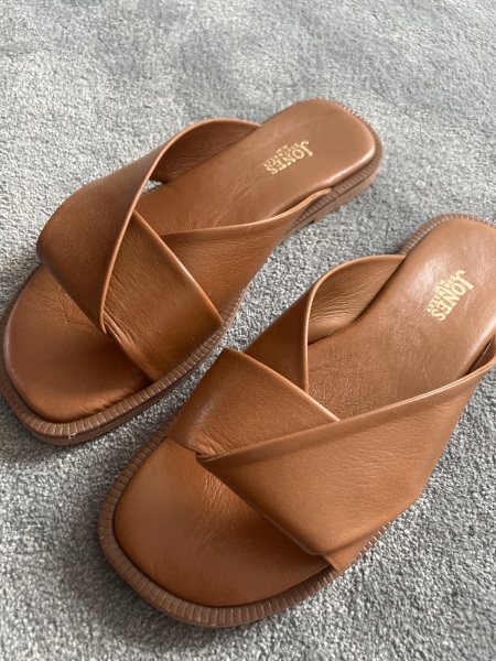 Slipping sandals