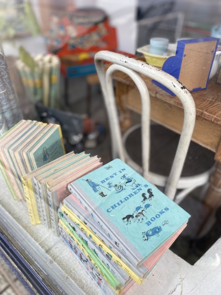 Come and tell me your dull and unexciting news 30: Calmly through the day