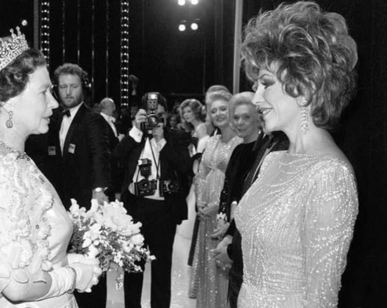 Royal Style - C.Rexing towards summer with hopes for happy days ahead