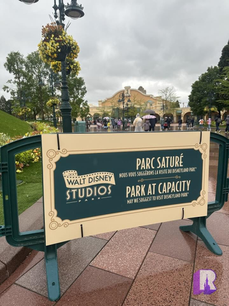 Does Disneyland Paris ever get full?