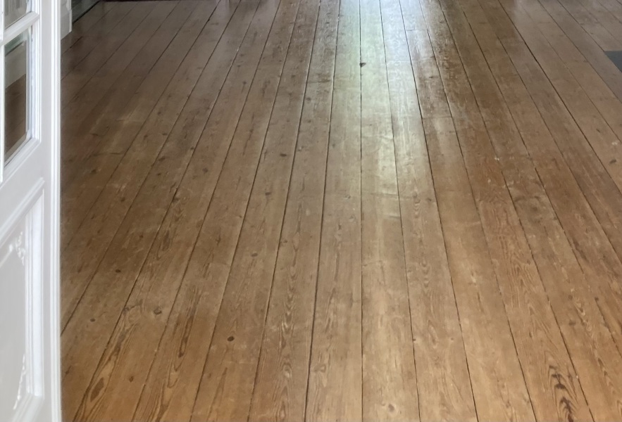 What finish for an old pine floor?