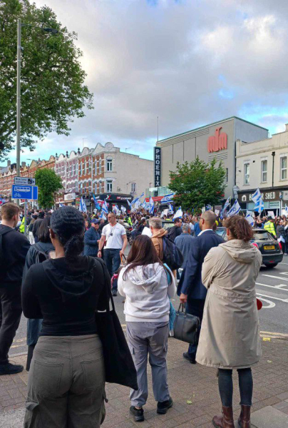 "Brilliant moment pro-Israel protesters get their own back on pro-Palestine mob"