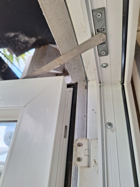 How to keep french doors open?