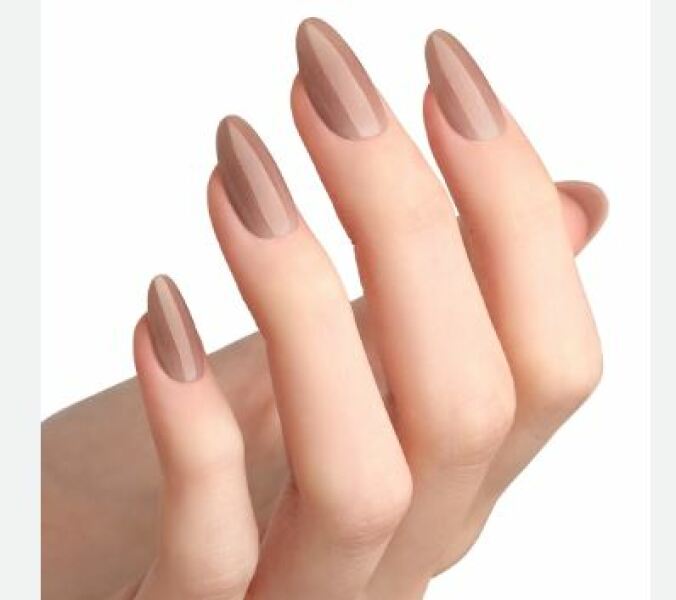 what colour nails would you go for with this outfit?