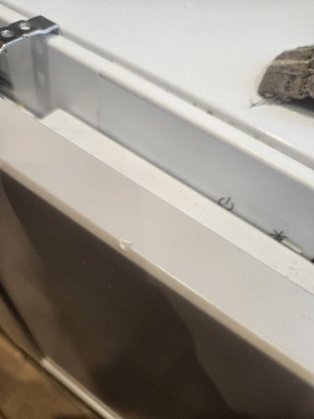 To complain about chip to new cabinet