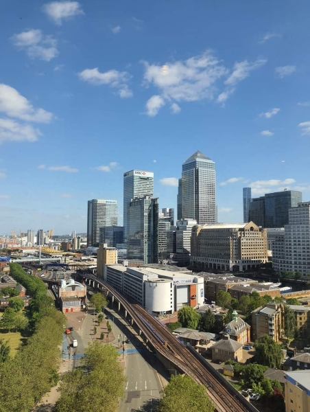 Airb&b cancelled 🤷‍♀️ Need Canary Wharf holiday apartments help