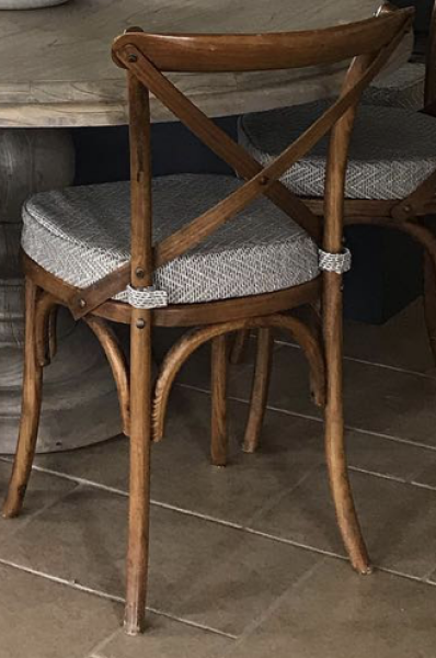 Which should I take / sell what table to go with? (kitchen tables and chairs)
