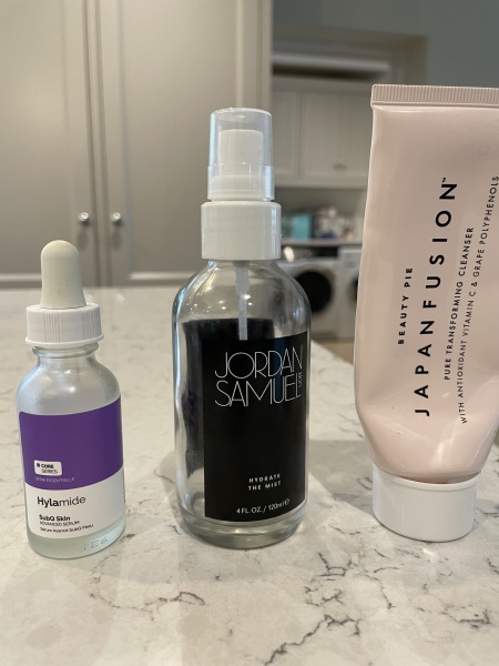 Feel the temptation to indulge in beauty treats? Is your collection overflowing with treasures? Come unite with fellow beauty enthusiasts in this lovely group!