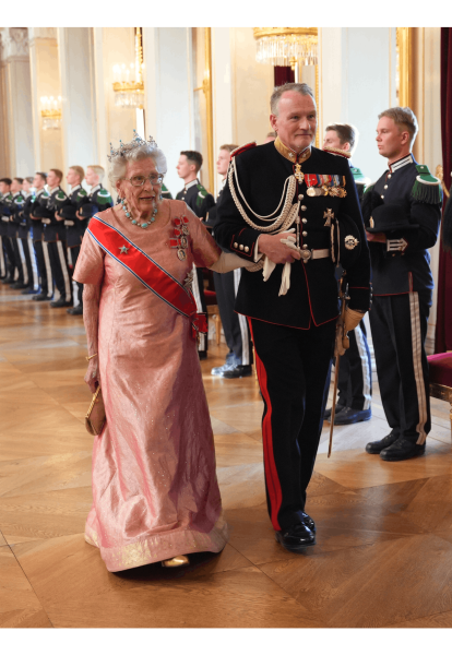 Royal Style - C.Rexing towards summer with hopes for happy days ahead