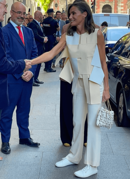 Royal Style - C.Rexing towards summer with hopes for happy days ahead