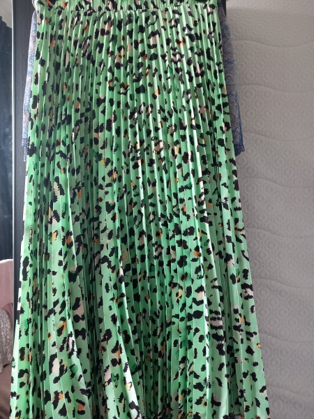 What to wear with this skirt?