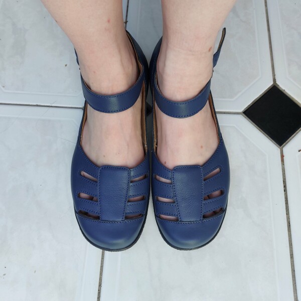 Sandals that hide or mostly cover toes?