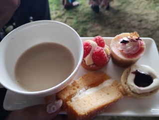 Royal Style - C.Rexing towards summer with hopes for happy days ahead