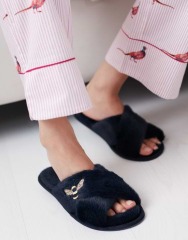Home slippers for the summer: what do you wear?