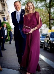 Royal Style: with hope, our threads continue