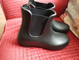 To really like these Crocs?!