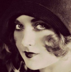 I have thin lips, lipstick makes me look like a clown