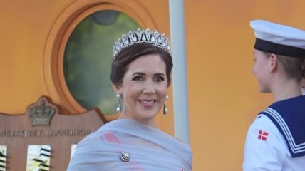 Royal Style - C.Rexing towards summer with hopes for happy days ahead