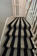 What colour carpet with deep pink walls?
