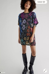 Please suggest shoes for this dress