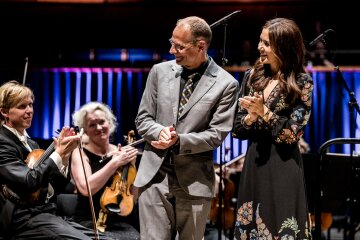 Royal Style - C.Rexing towards summer with hopes for happy days ahead