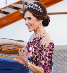 Royal Style: with hope, our threads continue