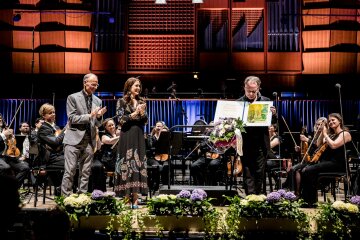 Royal Style - C.Rexing towards summer with hopes for happy days ahead