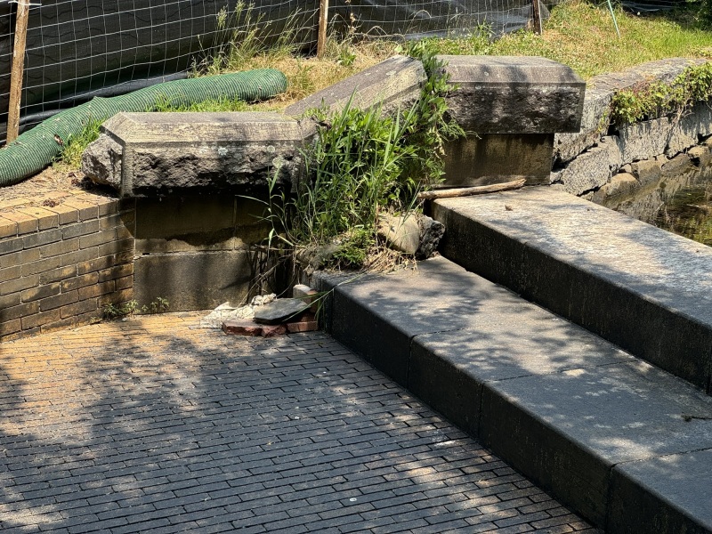 Come and tell me your dull and unexciting news 30: Calmly through the day