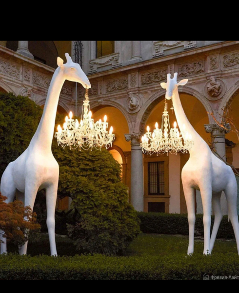 Can MN find this giant wicker giraffe??