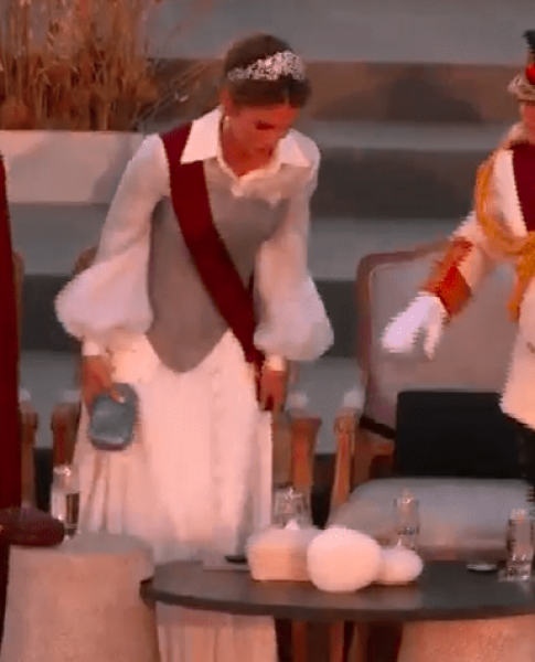 Royal Style - C.Rexing towards summer with hopes for happy days ahead